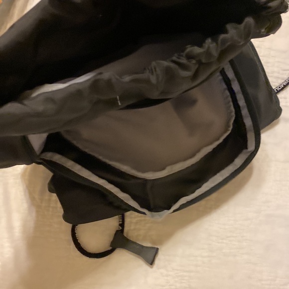 New under armor, cedar ridge raider, backpack - Picture 2 of 4